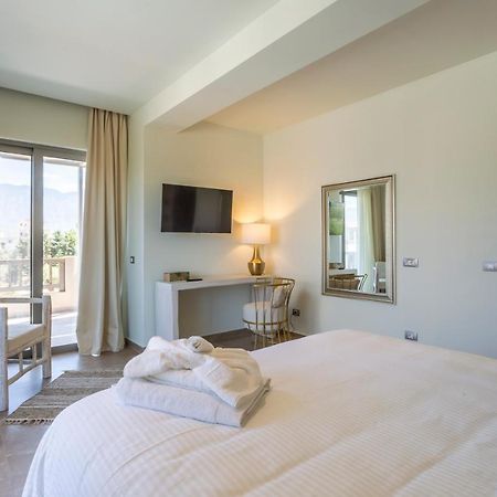 Elysian Luxury Hotel And Spa กาลามาตา ภายนอก รูปภาพ